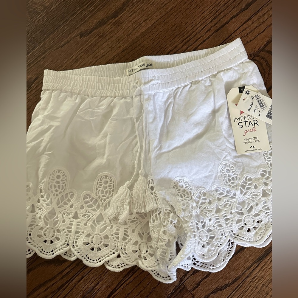 Cute white shorts